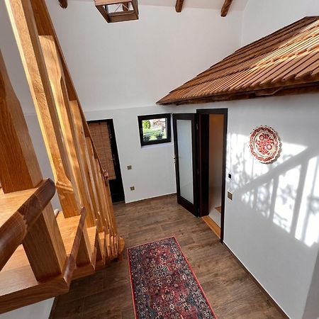 Famives Vendeghaz Bed & Breakfast Racu ภายนอก รูปภาพ