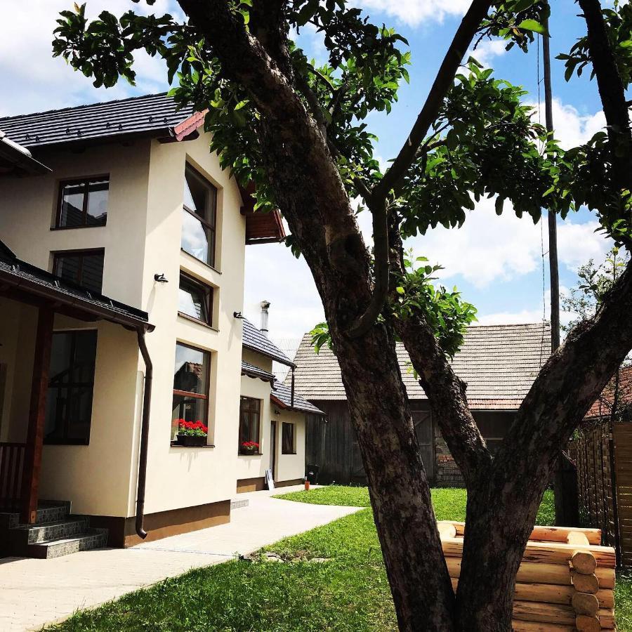 Famives Vendeghaz Bed & Breakfast Racu ภายนอก รูปภาพ