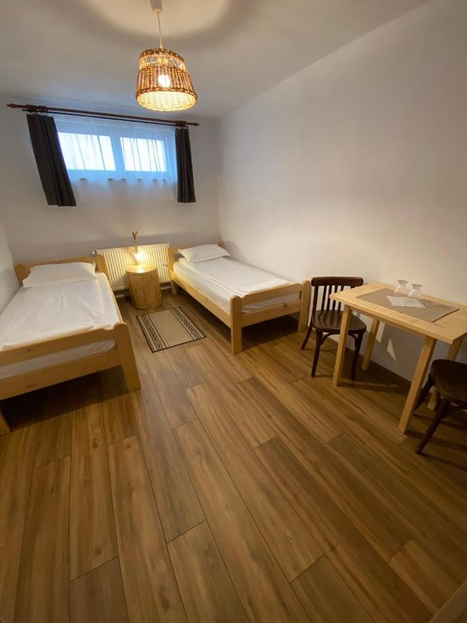 Famives Vendeghaz Bed & Breakfast Racu ภายนอก รูปภาพ