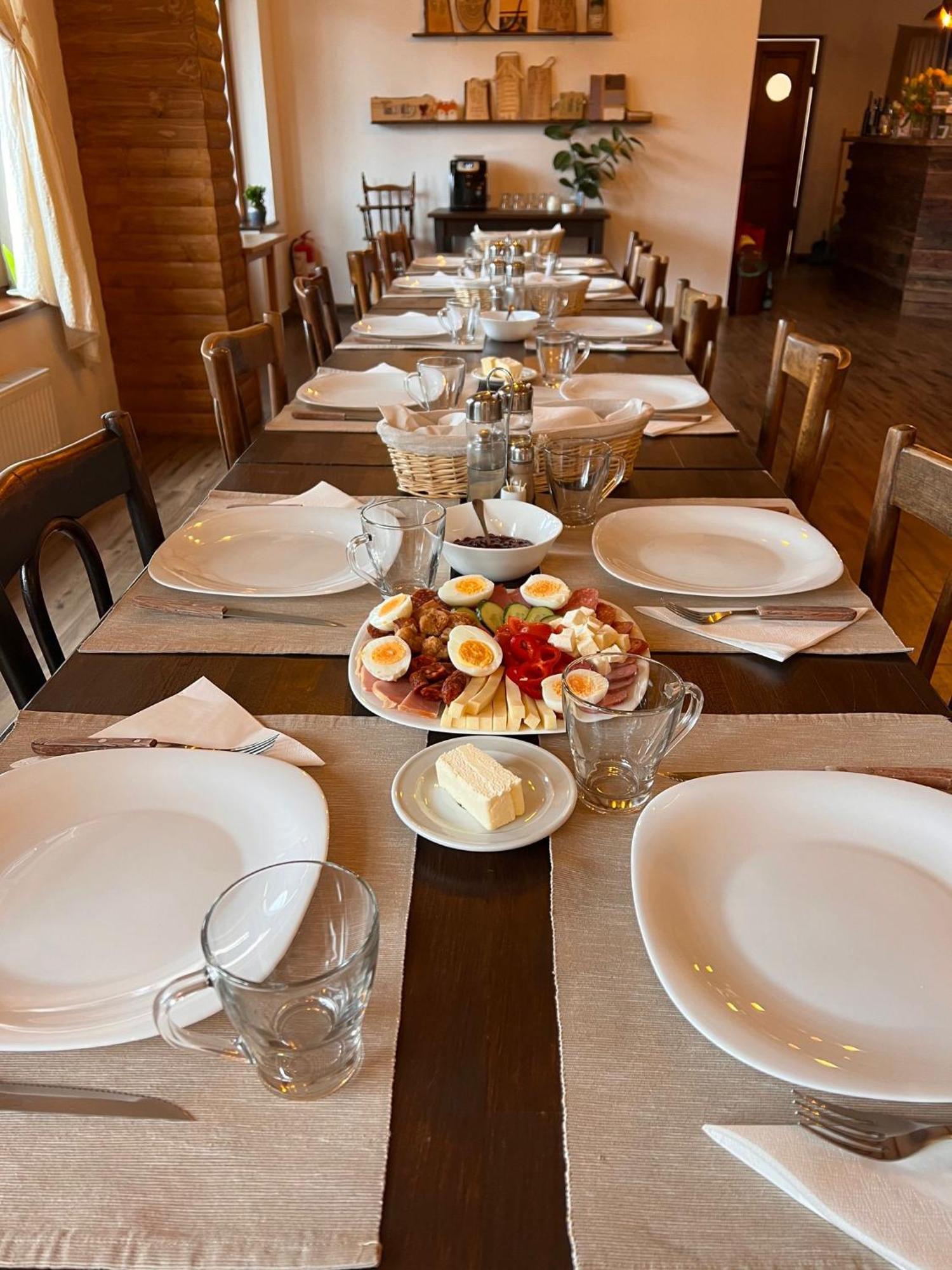 Famives Vendeghaz Bed & Breakfast Racu ภายนอก รูปภาพ