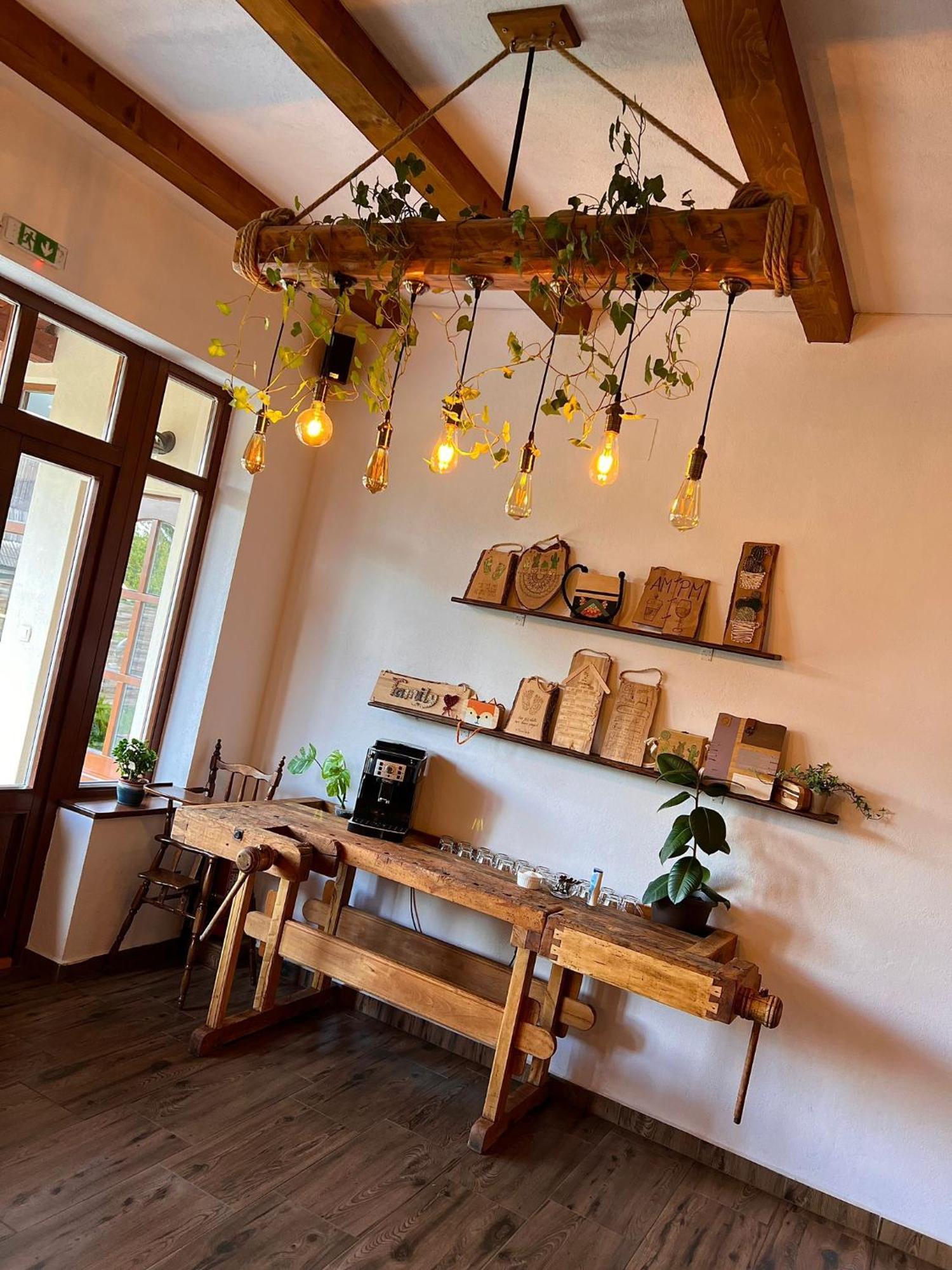 Famives Vendeghaz Bed & Breakfast Racu ภายนอก รูปภาพ